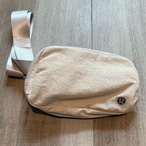 Lululemon Belt Bag in White Opal with Silver Accents